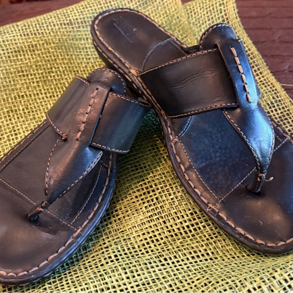 BORN Leather Thong Sandals-Black